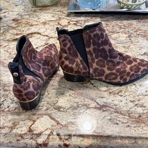 Leopard Print Chelsea Ankle Boots - Brown never worn size 8